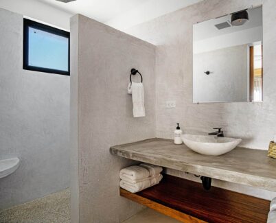 Papache 6 Bathroom