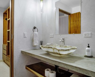 Papache 6 Bathroom