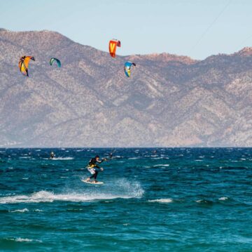 Kitesurfing & wing foiling in Baja California Sur, Mexico