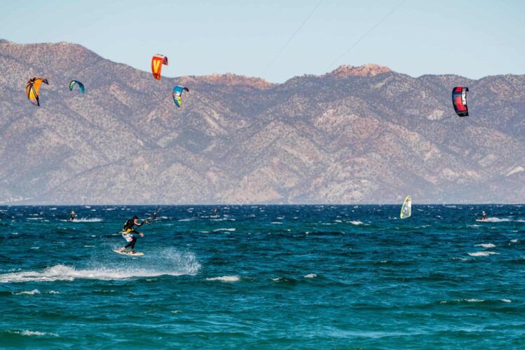 Kitesurfing & wing foiling in Baja California Sur, Mexico